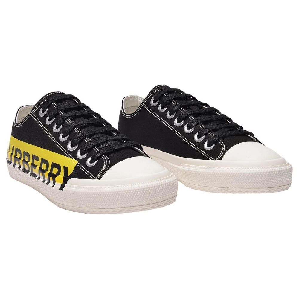 New never worn Burberry sneakers- converse style
